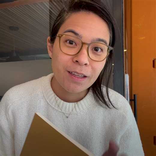 🚨 Recado Urgente: Não compre o Método The Book Business agora. Antes, clique em “Saiba mais”, cadastre-se na BLACK WEEK IRRECUSÁVEL e participe gratuitamente da MasterClass “De Autor a Autoridade”. Será uma aula intensa, prática e sem enrolação, onde você vai aprender as estratégias que grandes autores e editoras — do Brasil e de fora — usam para transformar livros em verdadeiros projetos de impacto. Vou te mostrar como fazer o seu livro ser descoberto, comentado e vendido, conquistando leitore