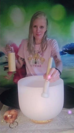 Sacral Chakra Healing for Hormone Balance 💧 60s Sound Healing #youtubeshorts #hormonebalance