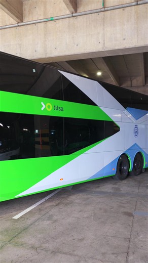 🚌🏴󠁧󠁢󠁳󠁣󠁴󠁿 Este 1 de julio comienzan a circular las primeras guaguas de dos pisos de Tenerife. Las primeras guaguas de dos pisos entran en servicio en las líneas 110 (Santa Cruz–Costa Adeje) y 112 (Santa Cruz–Los Cristianos). Y muy pronto, las guaguas de dos pisos también comenzarán a circular por la TF-5, a través de la línea 108 entre Santa Cruz e Icod.