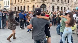 Se armó el baile con la pelota de Lolita!🏐🎉 Alcánzala, alcánzala!💃🏻🕺🏻Musical Milagro | Estampas de Chihuahua.
