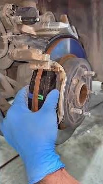 auto technician 🇺🇲 Toyota Camry brake pads replacement #auto #automobile #brakefluid