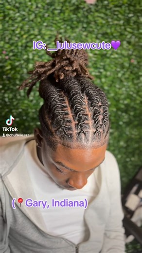 Charmm 🍄🕰️🦋🫧 on Instagram: "I’m just tryna get my name out there 🫂 If you can’t book can you heart and share? 🫶🏾#garyindianahairstylist #explore #nwistylist #hairstylist #fypreelsシ゚ #lulusewcute"