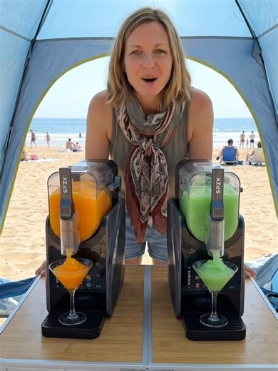 POV: Du hast gerade deine eigene Slushie-Bar in der Küche eröffnet! 🍹✨ Diese SPZK Maschine ist pure Aesthetic. Das Beste? Du brauchst KEIN Eis! 🤯 Die Maschine kühlt alles von selbst auf die perfekte Temperatur. 7 Programme für Shakes, Sorbet oder Margaritas – ein echtes Must-have für dein Zuhause 2026! 🥂💖 Welchen Flavour würdest du zuerst probieren? 👇🍓 #DealsFürDich #FrühlingsMustHaves #germany #tiktokmademebuyit #kuechengeraete