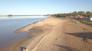 VARIOS KMTS DE PLAYAS PARA RECREARSE, PESCAR O SIMPLEMENTE SENTARSE A MIRAR EL MAJESTUOSOS RIO URUGUAY | Turismo Colón Entre Ríos