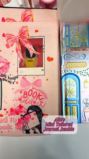 Alle’s back — and first up, we’re packing her Bookish Girly Mini Tailored ✨💗 Soft, pink, and pretty — filled with cozy stationery finds for reading, writing, and all things feminine & bookish 📚🖋️🌿 A true romance lover’s dream — perfect for journaling beside your latest read 💌 So tell us… what are you currently reading? 👀✨ #Stationery #ASMR #Journaling #GiftIdeas #Shopping #stationeryaddict #packingorders #journal #smallbusiness #bookish #bookshop #bookstore #bookstagram | Papered Mind Co.