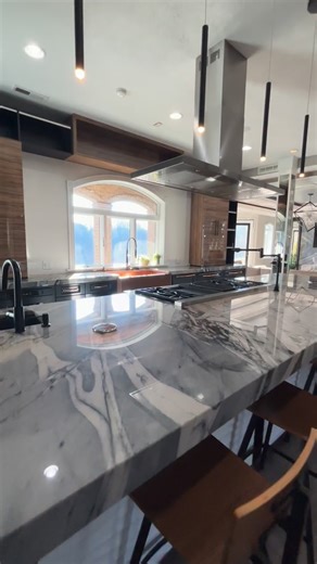 🏡 This stunning Brecksville home is under contract! We couldn’t be more excited for everyone involved—here’s to a smooth journey through closing. 🥂 ✨ Listed by MH Team agent Alexis Pernice. ➡️ Thinking about selling or buying? Visit mancusohomes.com undercontract #pending #realestate #realtor #realestateagent #homesweethome #dreamhome #househunting #homegoals #soldsoon #clevelandrealestate #clevelandhomes #northeastohio #brecksville #brecksvilleohio #brecksvillerealestate #ohiohomes #mancusoho