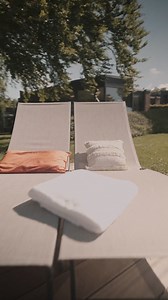 Notre spa extérieur vous attend pour profiter des derniers rayons de soleil de la saison ! Réservez vite votre séjour pour un moment de détente inoubliable 🥰 | Le Domaine des Hautes Fagnes
