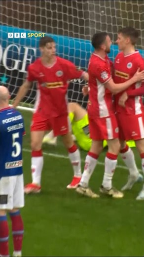 Small matter of Cliftonville 🆚 Linfield today (15:00) Watch it LIVE on BBC Sport 👉 https://www.bbc.co.uk/sport/football/live/cr45egpx7zrt BBC iPlayer #BBCFootball ⚽️ #IrishPremiership #Football #NIFL | BBC Sport NI