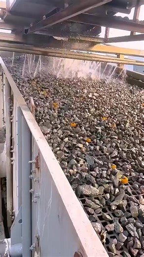 Vibrating screening machine, with water flushing design for clean screening.#Vibratingscreen #fyp #vibrating #screening #screeningmachine #vibratingscreen #Debrisseparator #vibratingscreenfactory | Chill Vibes