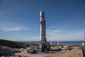 スペースX、スマホとの直接通信が可能な衛星の初打ち上げに成功 | KDDI News Room