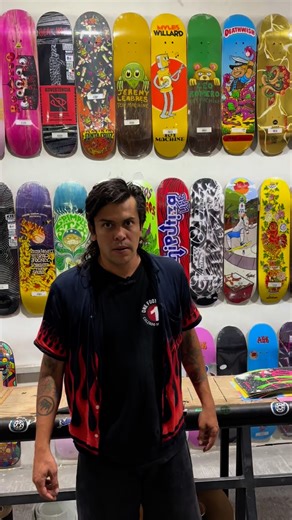 3.4K views · 399 reactions | 5 pro models de patinadores mexicanos que no pueden faltar en tu colección. 﫡 Cuando compras un pro model de tu patinador favorito estás apoyando directamente a su carrera y a la industria nacional.  Recuerda que estos y más pro models ya están disponibles en tiendas.  www.chilangoskate.com  | Chilango Skate | Facebook
