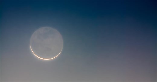 Hey Ray: Earthshine