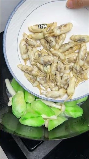 This Mushroom & Razor Clam Stir-Fry Is Insanely Fresh! (You’ve Never Seen This Combo)