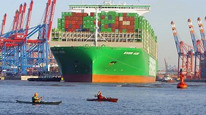 Neuer Meeres-Gigant "Ever Ace" - Größtes Containerschiff der Welt läuft in Hamburg ein