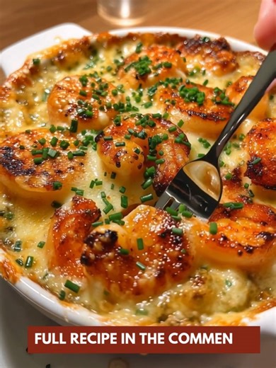 28K views · 144 reactions |  Ingredients : 12 large shrimp, peeled & deveined 2 leeks, sliced thin (white & light green parts only) 2 tbsp butter | Tasty Home Recipes | Facebook