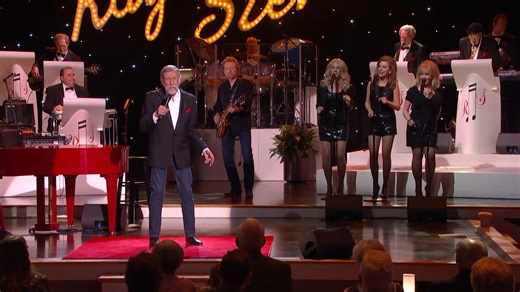 Summer is here and it's time for some BBQ! 🔥🍔 🌭 ☀️ Light up the grill! Here's Ray Stevens performing "Barbeque" live from his CabaRay theater with Lee Roy Parnell on guitar. #leeroyparnell #barbeque #barbecue #bbq #cabaray #nashville #liveperformance #fireupthegrill #lightupthegrill | Ray Stevens