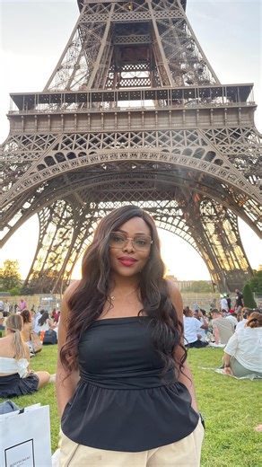 When even the métro becomes a core memory ❤️ Day 3/30 of Posting every day for 30 days 😁 #parismetro #travelmemories #newphase #instareels #travelreels | Zenim O