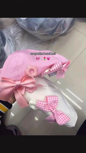 Trendy Pink Beret Styles for a Coquette Look