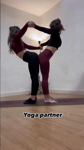 Yoga partner - Yoga en pareja #yogatwins