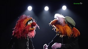 103K views · 857 reactions | De muziek van Ede Staal komt op Spotify. Maar dat is nog niet alles. De populariteit van de Groningse zanger, die in 1986 overleed, kent geen grenzen. Zelfs in de Muppet Show zal binnenkort zijn muziek te horen zijn. Gitarist Sgt. Floyd Pepper en drummer Animal zijn al aan het oefenen.. | Grunnen TV | Facebook