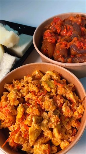 Nigerian Food in Porto/portugal on Instagram: "Tradition does not mean outdated. At Hettys African Kitchen, we honor African culinary heritage while delivering it with a modern, refined approach. The result is food that feels both familiar and elevated — perfect for clients who appreciate culture with class🫶🏽👩🏽‍🍳 #nigeriansinportugal #comidaafricana #africanfoodinporto #nigerianweddingportugal #nigerianfoodinporto"