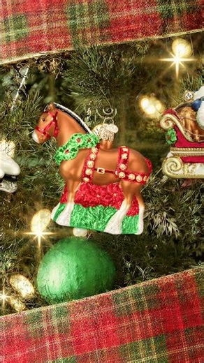 Creating the Perfect Classic Luxury Tree 🎄✨ #luxurystyle