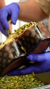 598 reactions · 9 comments | Ti portiamo dentro i nostri laboratori di Pasticceria dove le Colombe stanno per spiccare il volo fino a casa tua  Scopri come i nostri Maestri Pasticceri realizzano le Colombe pasquali con Pistacchio e Pistacchio Verde di Bronte DOP  Visita il nostro sito per prenotare la tua Colomba!  | Ottagono 1983 | Facebook