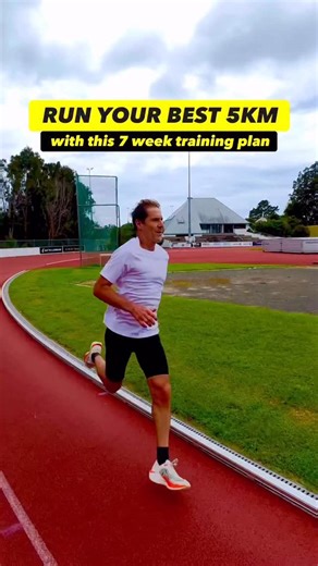 Run your best 5km With this 7 week training plan For 6 weeks once per week run 6 x 100m sprints or strides Faster than race pace 7 x 700m at target 5km pace Recovery is a 100m walk taking 90 to 120 seconds 1 x 5km time trial or race All other training should be easy. Enjoy it. Taper and race week 6 x 100m sprints or strides Easy jogging only 5km race Detail Three key sessions 1. The 100m sprints should not be tiring. You have over 90 seconds rest between each sprint so keep them sharp and relaxe