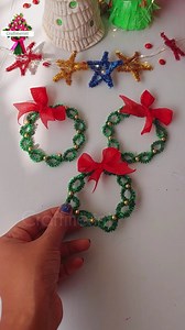 ✨🎄 DIY Pipe Cleaner Christmas Wreath 🎄✨ Turn colourful pipe cleaners into a mini festive wreath in just a few easy steps! Perfect for kids, beginners, and quick holiday crafts. 💚❤️ Watch how this simple twist-and-shape idea turns into a cute Christmas décor you can hang anywhere — on your tree, gifts, door knobs, or even use as ornaments! 🧵 Materials: Pipe cleaners a little creativity 🎨 Skill level: Super easy ⏱️ Time: Under 5 minutes Let’s make this Christmas brighter with handmade charm! 