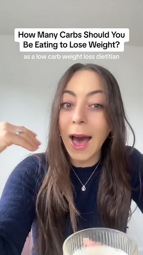 How many carbs should you be eating a day for weight loss? 🤔 Let’s discuss ladies ⬇️ I know you’ve prob heard many different amounts, percentages, ranges, etc. and to be honest as annoying as IK this answer is - it depends on a lot of factors! But let’s go over the best way to figuring out the amount that’s right for you 🥰 The key is to find your carb tolerance, a.k.a. the sweet spot where you are not only seeing the results you want with your weight but you are also managing hunger and cravin