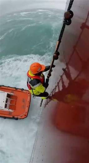 Chaos as Pilot Boat Battles Wild Seas