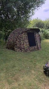 🌟Quest Stealth XL Pop Up Bivvy 🌟 Incredibly lightweight at just 4.8 kg and so compact it can fit inside your bed chair. It's been beefed up to cope in all fishing situations to give you the piece of mind that if the weather did change it would stand solid 💪 Available in green and Dpm camo #carpfishing #carpangling #biccy #bivvylife #commoncarp #mirrorcarp | Quest Tackle