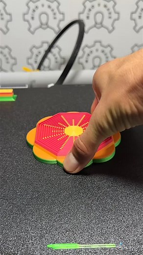27K views · 639 reactions | 3D Printed Flower Blossom Fidget STL: https://makerworld.com/models/1604473 | MIND 2 MAKE | Facebook