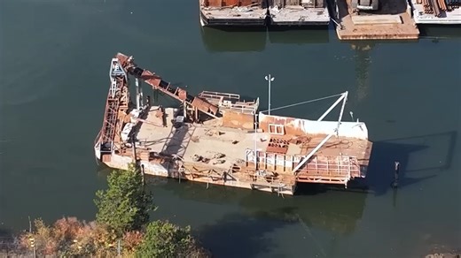 Port of Tacoma to Remove Derelict Barge from Hylebos Waterway