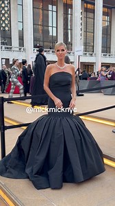 When you have a surprise outfit but Nicky Hilton is coming the other way 🙈 Nicky Hilton Today at the New York City Ballet’s 2024 Fall Fashion Gala 🥰 @New York City Ballet #nickyhilton #ballet #nycballet #gala #fashion #bts #entertainmentnews #nycfashion | New York Mickey