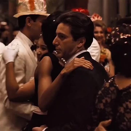 The parallels between Vito and Michael Corleone are central to The Godfather saga and are a key element in understanding the evolution of the Corleone family. Different hearts, same crown. Different paths, same darkness. In the end, both stand alone... Kings in a kingdom built on sacrifice. . . . . . . #mafia #vito