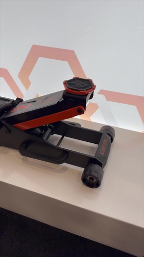 Would You Buy An Electric Jack? #carjack #automotive #tradeshow #batterypowered #innovation