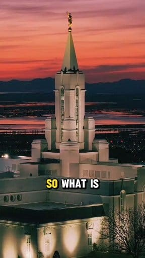 Here's how an LDS temple is different from a regular church building... #ldstemple #churchofjesuschristoflatterdaysaints #mormonbeliefs #holinesstothelord | Saints Unscripted