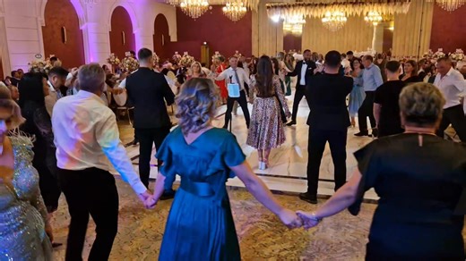 Nadis ♥️ 🎤🎺🎷🎹🥁 #nadis_live #Suceava #Bucovina #Prestige #nunta2025 #formatienunta | Formatia NADIS Official