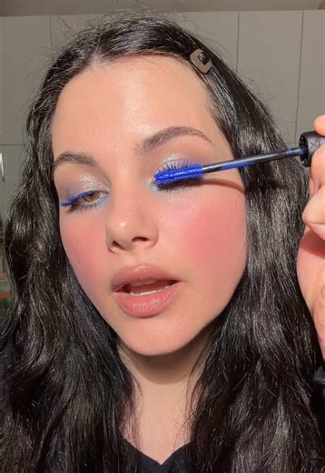 Cool Toned Makeup Tutorial for a Teen Vogue Party