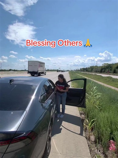 50 Mins Waiting 50 More? Nah, I Got Her. #Roadside #car #help #kindness #fyp