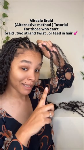 The Braid Down Bar on Instagram: "Not every trend is bad — it’s about how you install it. inspired by @itsindybindy After my last video about the risks of looping Miracle Knot Braids the traditional crochet way, I realized this may have been a first impression for a lot of you. Not everyone braids. Not everyone feeds-in. So this is a safer install option that protects your hair without forcing a loop where it doesn’t belong. If you love the look but also love your hair and your ends, and still w