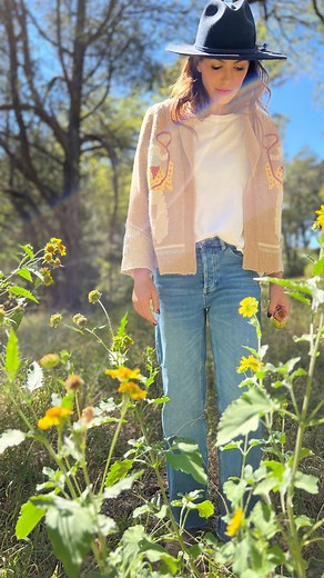 Genevieve Padalecki on Instagram: "Day dreaming of spring… climbing trees, playing with bugs, and getting dirt under my nails. Some things never change."
