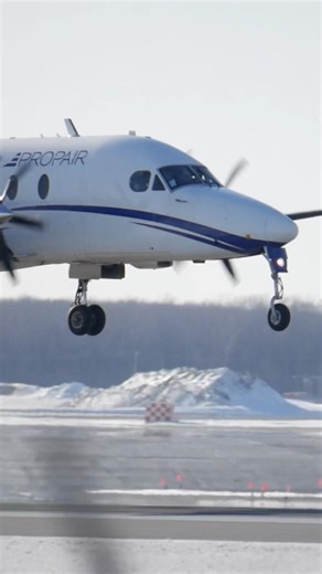 Propair Beechcraft 1900D landing in Montreal #aviation #planespotting #airplane #landing #montreal