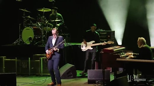 Joe Bonamassa Official - "Blues of Desperation" - Live At The Sydney Opera House Follow or stream Joe here: https://joeb.me/FolloworStreamJB | Joe Bonamassa