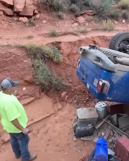 Overturned Jeep Rescue, This is HARD! #rescue #jeep #accident #offroad #viral #reels | Matt's Offroad Recovery