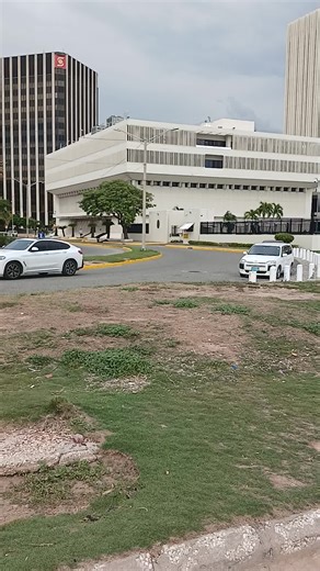 King Derrick🥇 (@derrick.morgon)’s video of derrick and sunny