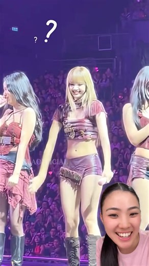LISA agarrando el POMPIS a JISOO 😱👀