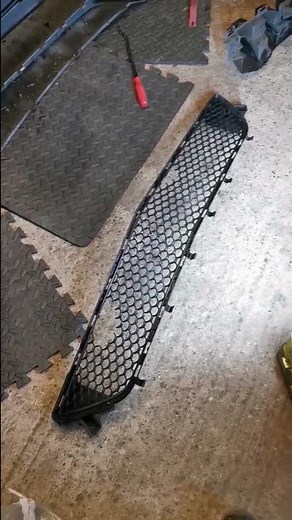 mercedes bumper removal and grill replacement... why Merc why!?!? #mercedes #eclass