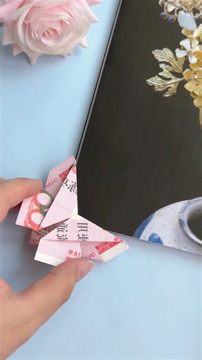 105K views · 1.3K reactions | "Learn to Easily Fold a Butterfly Bookmark in 5 Steps!" Hashtags:#Origami #ParentChildHandicraft #OrigamiTutorial #DIYBookmark #CreativeCrafts #PaperFolding | paper craft ideas | Facebook